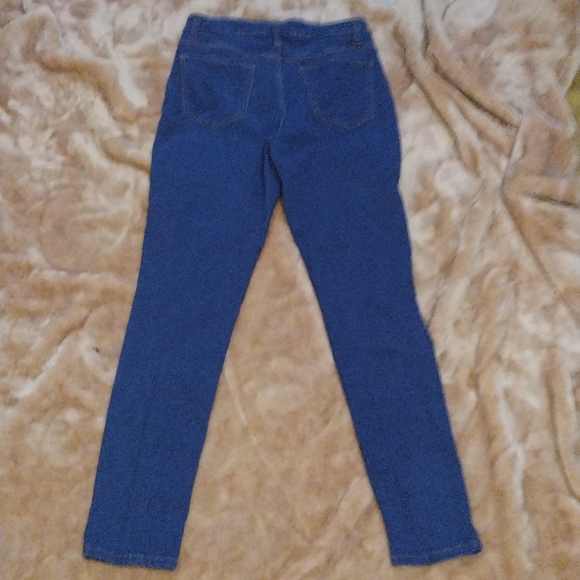 4/$20 Medium wash high waisted No Boundaries skinny jeans-9 - Picture 6 of 6